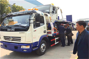 隆阳汽车道路救援拖车价格